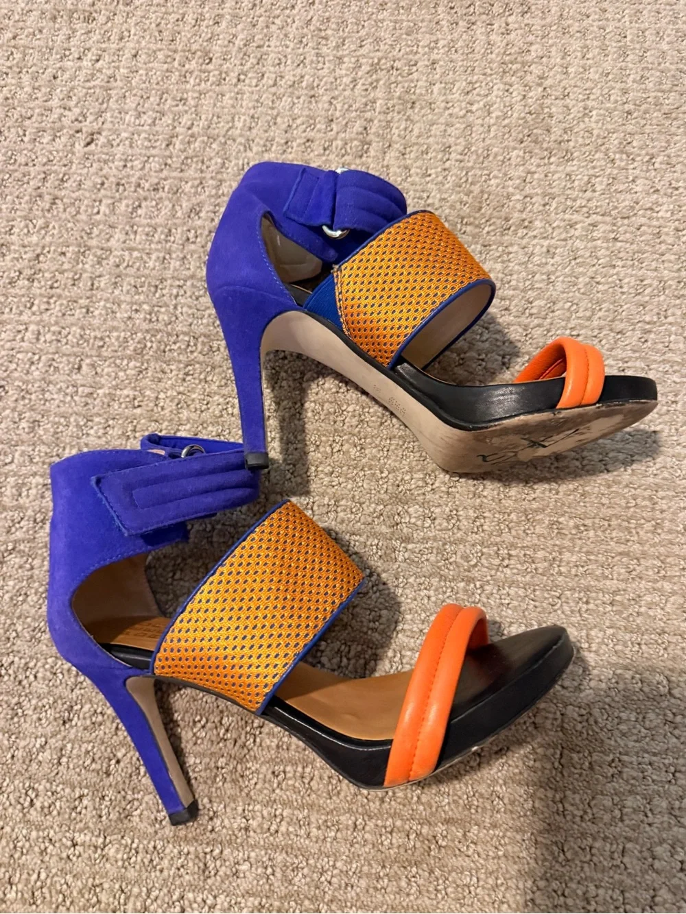 Peddler red heels size 6